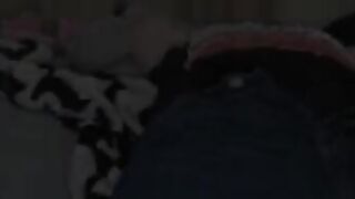 Troietta fa un doppio pompino al padre