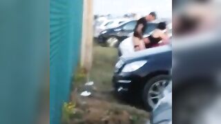 Anteprima del video: Beccati a trombare nel parcheggio pubblico