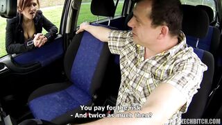 Mamma e figlia puttane soddisfano il puttaniere !