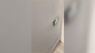 GUARDATELA BENE PORCI !