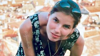 Agnese scopata in culo ed in bocca come una vacca