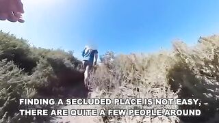 Coppia scopa alla spiaggia osservata dai guardoni