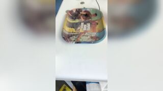 SEGA IN MINIGONNA CON MEGA SBORRATA