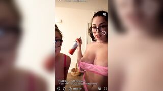 Diretta streaming di due giovani troie lesbiche