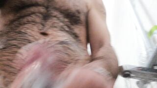 io che mi masturbo sotto la doccia