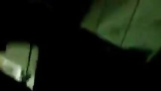 Mio marito mi spia mentre il suo capo mi incula