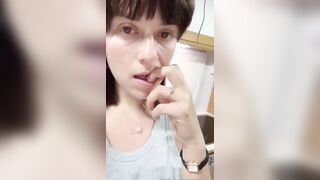 Anteprima del video: Mady la tettona di OF fa la porca nel camper