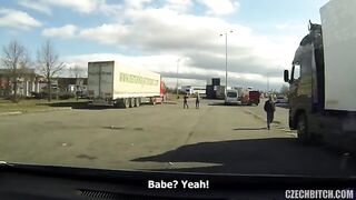 Puttaniere si prende una troia che scopa con un altro cliente