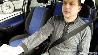 Puttaniere si prende una troia che scopa con un altro cliente