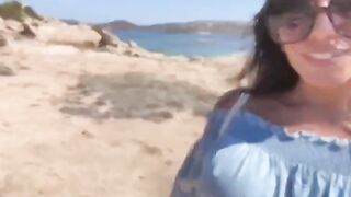 Blogger maiala va in spiaggia per masturbarsi