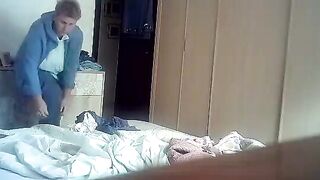 Marito guardone filma la moglie di nascosto