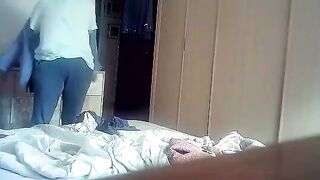 Marito guardone filma la moglie di nascosto