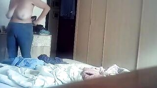 Marito guardone filma la moglie di nascosto