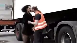 Troietta nera cattura un camionista