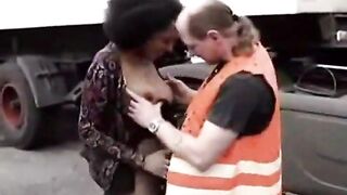 Troietta nera cattura un camionista