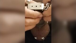 Cazzo chiuso a chiave, castità, fuck locked - Lei lo  vuole chiuso a chiave