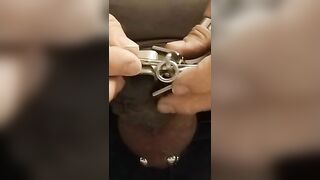 Cazzo chiuso a chiave, castità, fuck locked - Lei lo  vuole chiuso a chiave