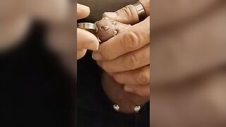 Cazzo chiuso a chiave, castità, fuck locked - Lei lo  vuole chiuso a chiave