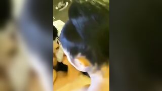 Schizzi di sborra per tre puttane lesbiche