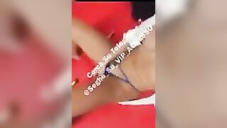 Influencer italiana si sditalina da sola