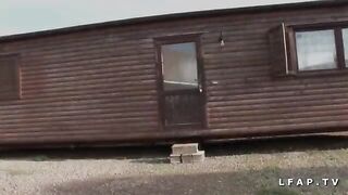 Giovane puttanella sodomizzata da due clienti !