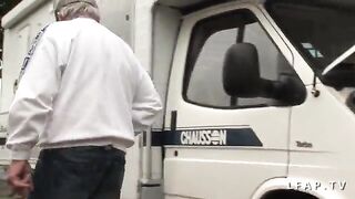 3 puttanieri, un camper e una giovane troietta !