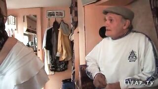 3 puttanieri, un camper e una giovane troietta !