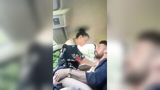 Sesso sfrenato con la Maria in auto