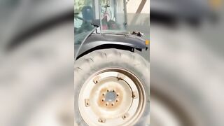 La zoccola a cui piacciono i contadini