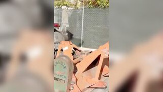 La zoccola a cui piacciono i contadini