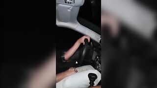 Autostoppista fa pompino per un passaggio