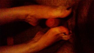 Matura italiana sega il mio cazzetto coi piedi