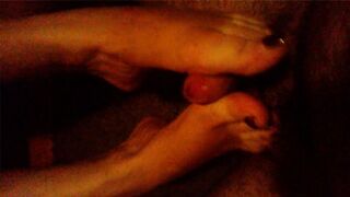 Matura italiana sega il mio cazzetto coi piedi