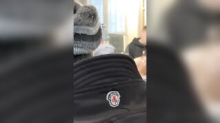 Scopata al bar sotto gli occhi di tutti