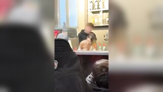 Scopata al bar sotto gli occhi di tutti