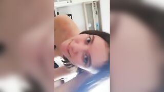 Giovane studentessa del liceo soddisfa il porco