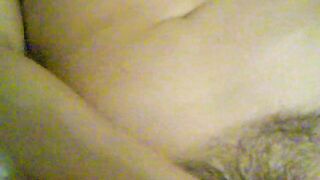 Calda milf che si sottovaluta