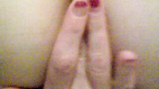 Calda milf che si sottovaluta