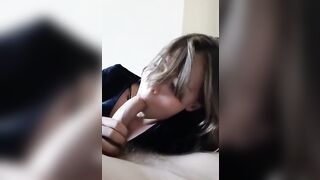 Sara la mia compagna di classe beve la sborra