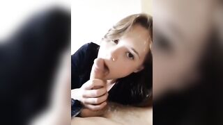 Sara la mia compagna di classe beve la sborra