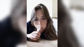 Sara la mia compagna di classe beve la sborra