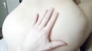 Fidanzata culona mi cavalca veloce