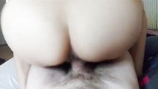 Fidanzata culona mi cavalca veloce