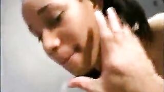 Giovane puttanella mulatta