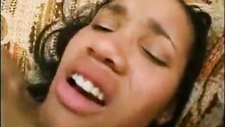 Giovane puttanella mulatta