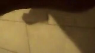 Moglie cicciona scopa l'amante