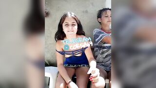 In cam con tre giovani diciottenni lesbiche