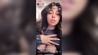 Anteprima del video: Colombiana tettona troia