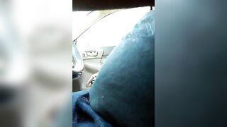 Un puttaniere cattura una giovane troietta