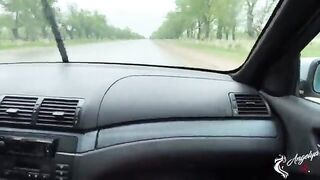 Puttaniere e puttana scopano in auto